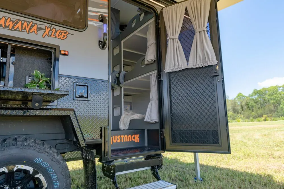 Talawana 16B triple bunks
